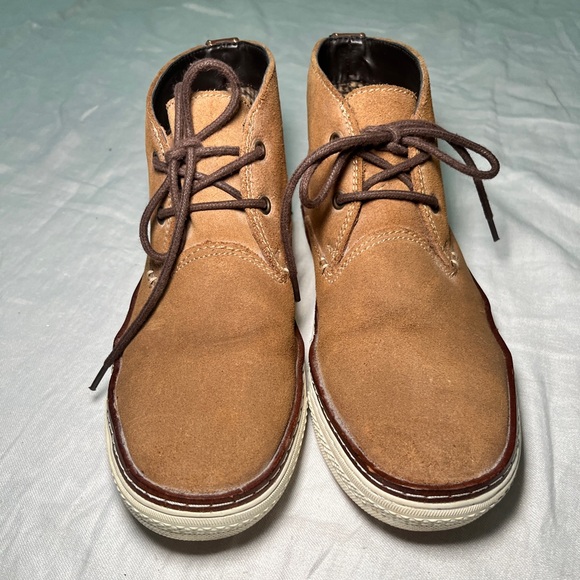 Steve Madden Tan Suede Shoes - Picture 1 of 6